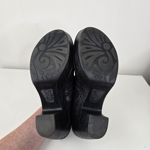 Born Black Leather Slip On Platform Clogs Size 9 Buckle Detail Preppy Comfort - Picture 10 of 11